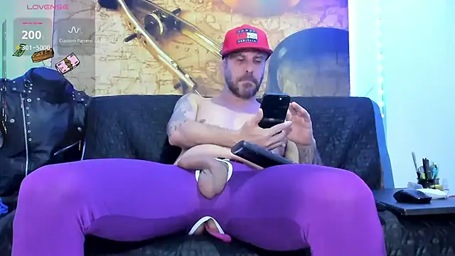 Snapshot of johny_bluexxx chatting on 09-20-25, 05:29 johny bluexxx online show from 09-20-25, 05:29