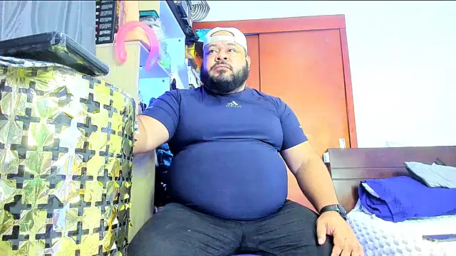 Snapshot of Latino_bigcock chatting on 07-12-26, 07:37 Latino bigcock online show from 07-12-26, 07:37