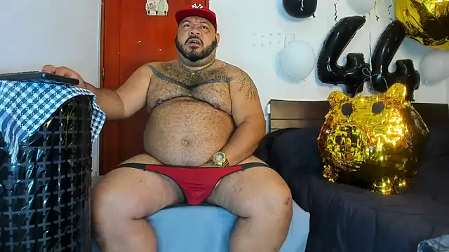 Latino bigcock online show from 12-19-25, 05:15