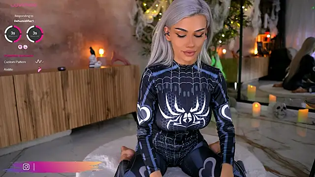 Serene Sophiex online show from 10-31-25, 09:43