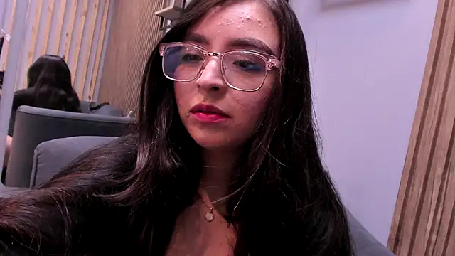 Snapshot of Eva_Macalliter chatting on 10-25-25, 03:49 Eva Macalliter online show from 10-25-25, 03:49