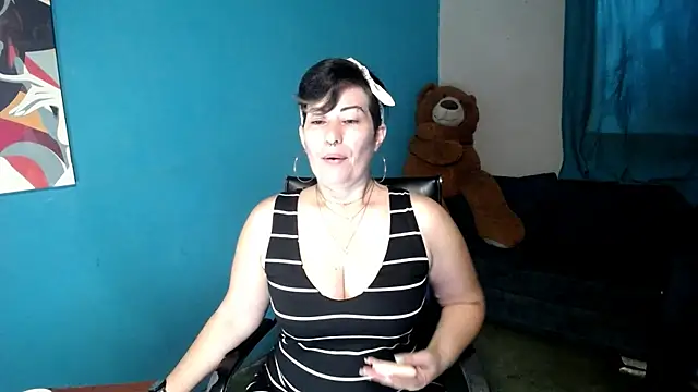 Sunny rayz  online show from 07-13-26, 12:04