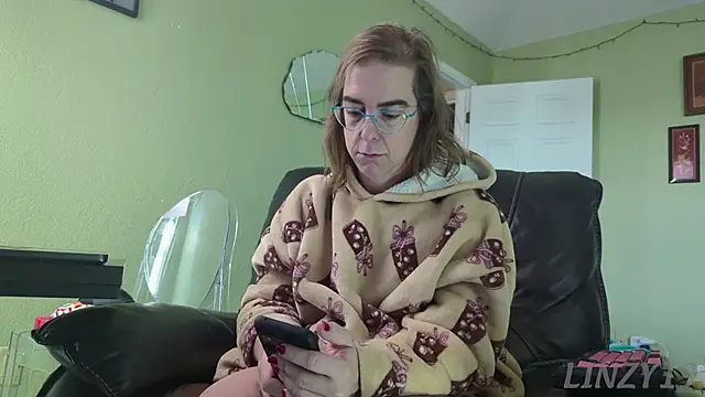 Linzy 19 online show from 11-09-25, 04:22