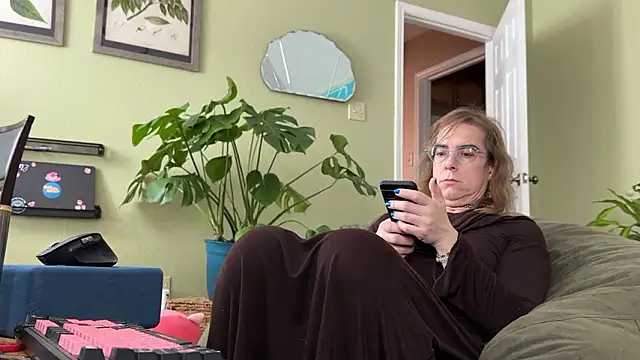 Linzy 19 online show from 02-17-26, 05:21