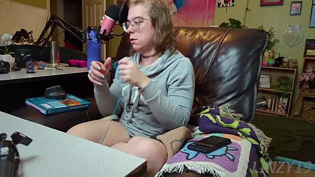 Linzy 19 online show from 03-18-25, 02:29