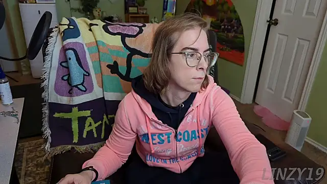 Linzy 19 online show from 02-16-25, 06:43