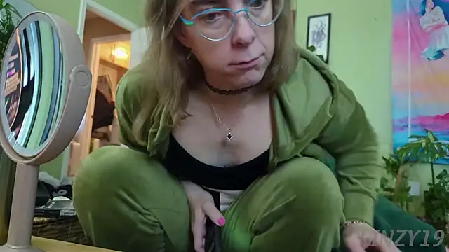 Linzy 19 online show from 01-15-26, 02:42