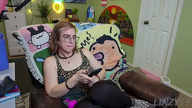 Linzy 19 online show from 02-19-25, 07:37