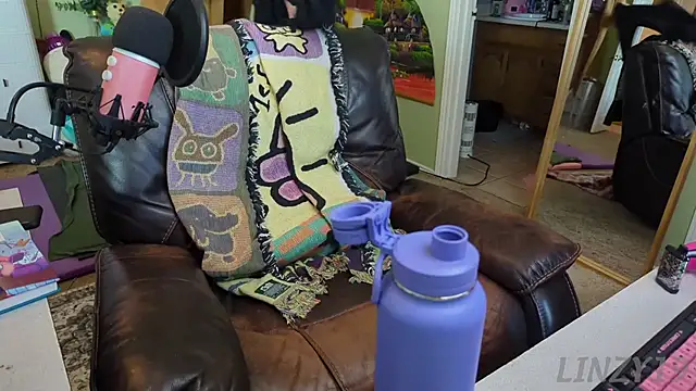 Linzy 19 online show from 03-11-25, 09:15