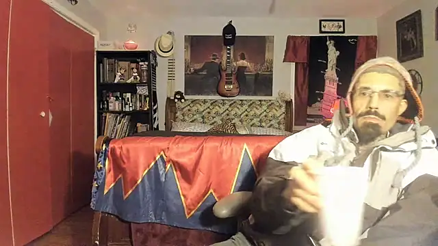 Snapshot of RoosterWabbit chatting on 03-10-25, 12:39 RoosterWabbit online show from 03-10-25, 12:39