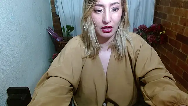 Snapshot of rashellroses22 chatting on 02-08-25, 01:32 rashellroses22 online show from 02-08-25, 01:32