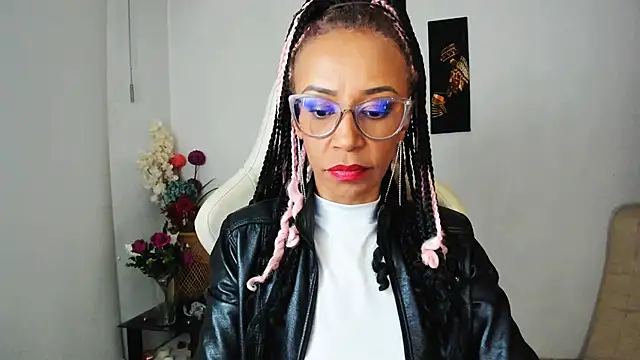 Snapshot of ScarlettMalbec chatting on 02-17-25, 11:43 ScarlettMalbec online show from 02-17-25, 11:43