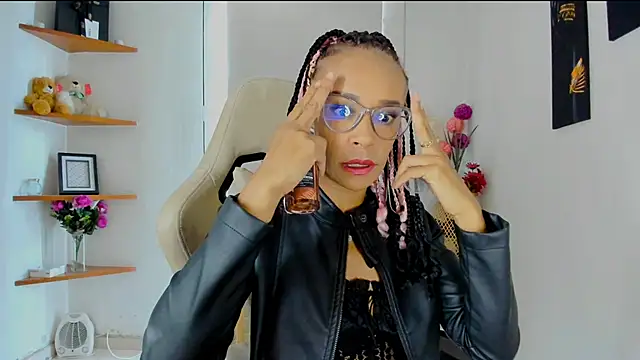 Snapshot of ScarlettMalbec chatting on 01-21-25, 09:36 ScarlettMalbec online show from 01-21-25, 09:36