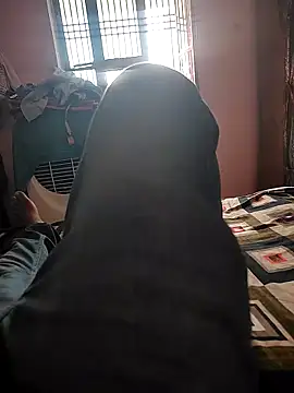 COUPLLE VILLAGE online show from 04-24-26, 04:03