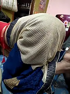 COUPLLE VILLAGE online show from 02-02-26, 07:46