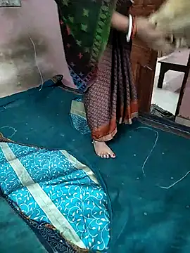 COUPLLE VILLAGE online show from 11-19-25, 02:55