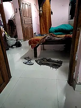 COUPLLE VILLAGE online show from 11-18-25, 03:10