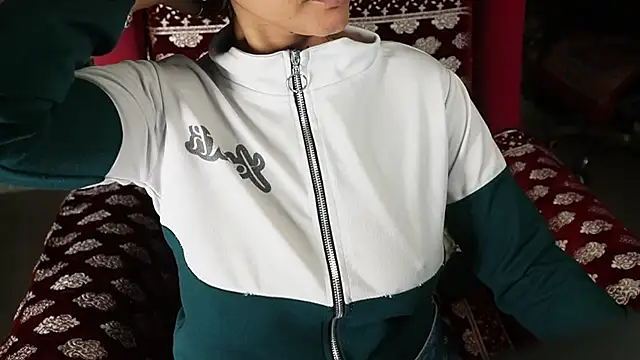 Snapshot of -AyeshaSinghania- chatting on 02-11-25, 04:56 -AyeshaSinghania- online show from 02-11-25, 04:56