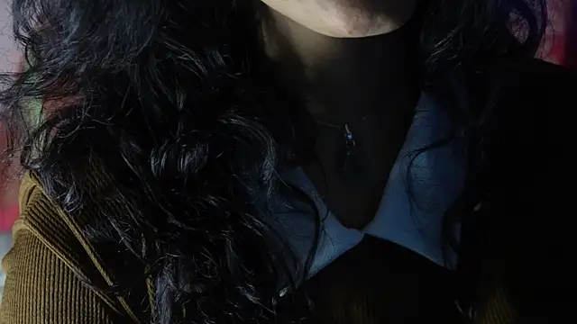 Snapshot of -AyeshaSinghania- chatting on 10-04-25, 10:17 -AyeshaSinghania- online show from 10-04-25, 10:17