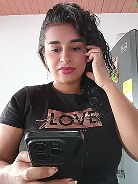 Snapshot of Alizon_1 chatting on 06-29-26, 05:23 Alizon 1 online show from 06-29-26, 05:23