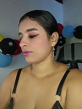 Snapshot of Alizon_1 chatting on 06-24-26, 07:11 Alizon 1 online show from 06-24-26, 07:11