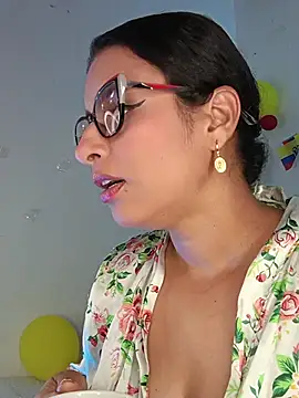 Snapshot of Alizon_1 chatting on 07-04-26, 06:56 Alizon 1 online show from 07-04-26, 06:56