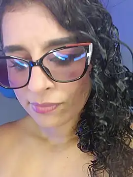 Snapshot of Alizon_1 chatting on 06-20-26, 06:24 Alizon 1 online show from 06-20-26, 06:24