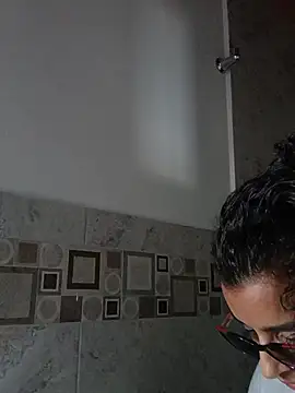 Snapshot of Alizon_1 chatting on 07-18-26, 06:27 Alizon 1 online show from 07-18-26, 06:27