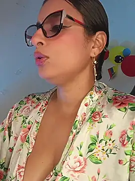 Snapshot of Alizon_1 chatting on 07-02-26, 07:31 Alizon 1 online show from 07-02-26, 07:31