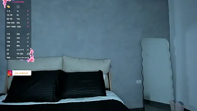 YuliCardona  online show from 06-05-26, 07:41