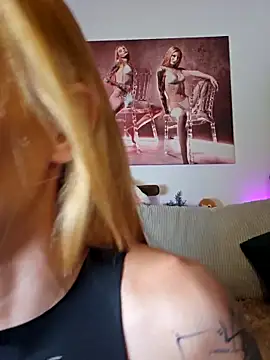 LessiaMia online show from 03-24-26, 05:02