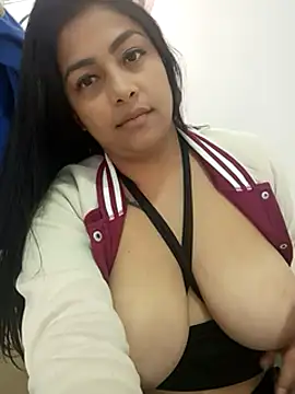 ViolettAndCandy online show from 02-20-25, 06:35