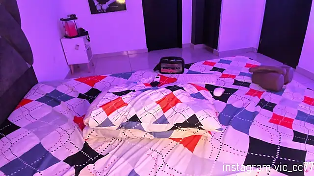 victoriamoon1 online show from 04-06-26, 05:25