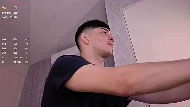 Snapshot of JUANDIAMONDS98 chatting on 02-23-26, 01:33 JUANDIAMONDS98 online show from 02-23-26, 01:33