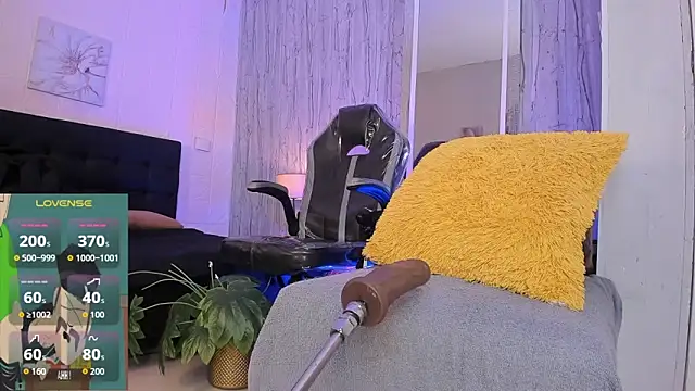 Snapshot of JUANDIAMONDS98 chatting on 01-15-26, 01:47 JUANDIAMONDS98 online show from 01-15-26, 01:47