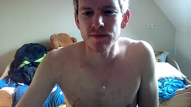 Snapshot of Love_Bert chatting on 10-07-25, 03:02 Love Bert online show from 10-07-25, 03:02