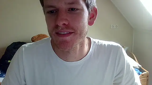 Snapshot of Love_Bert chatting on 10-12-25, 12:17 Love Bert online show from 10-12-25, 12:17