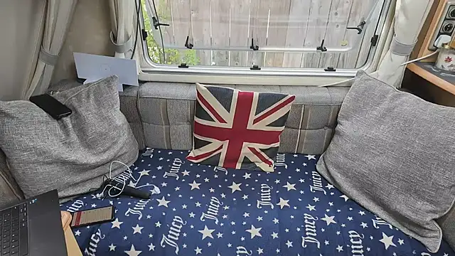 Snapshot of British__Rosie chatting on 07-10-26, 08:25 British Rosie online show from 07-10-26, 08:25