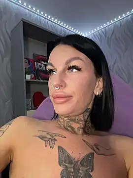 Snapshot of angel_devil_forever chatting on 06-16-26, 10:43 angel devil forever online show from 06-16-26, 10:43