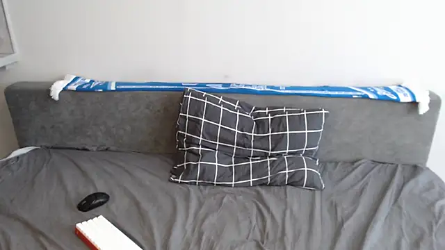 Student Oliver online show from 06-03-26, 02:33