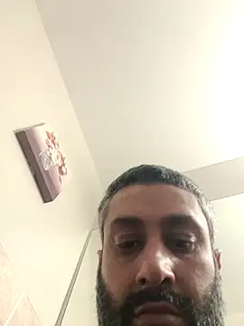 Snapshot of Lun4chuut chatting on 02-20-26, 08:11 Lun4chuut online show from 02-20-26, 08:11