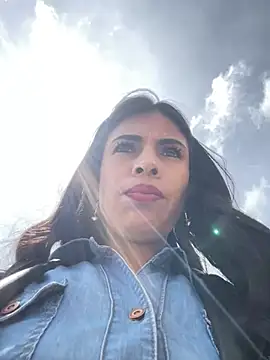 Astrid-- online show from 04-10-26, 03:08