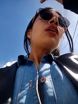 Snapshot of Astrid-- chatting on 05-20-26, 07:11 Astrid-- online show from 05-20-26, 07:11