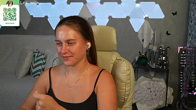 Snapshot of HarleyDeess chatting on 09-17-25, 07:27 HarleyDeess online show from 09-17-25, 07:27