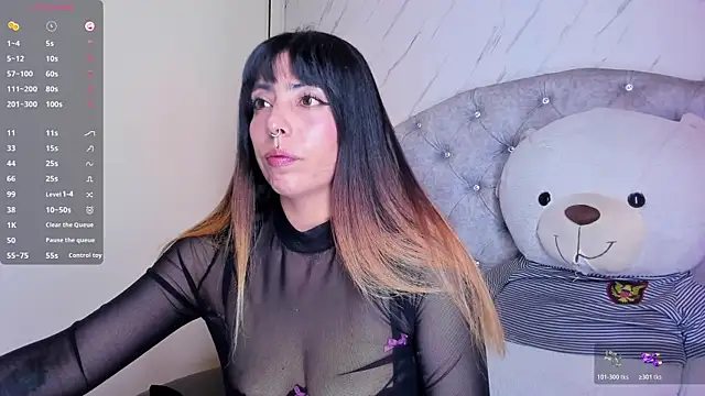 Snapshot of Alice_Laurentt chatting on 06-19-26, 04:07 Alice Laurentt online show from 06-19-26, 04:07