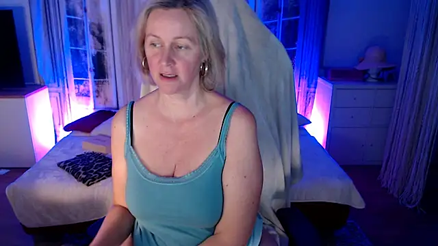 MarleneBloem online show from 11-13-25, 04:00