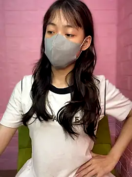 DA-EUN online show from 10-13-25, 02:02