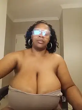 bustylisa1983 online show from 06-30-26, 05:18