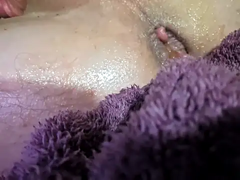 Travislovescum online show from 11-17-25, 05:00