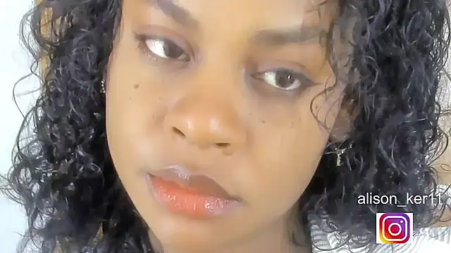 Snapshot of alison-ker3 chatting on 06-12-26, 12:47 alison-ker3 online show from 06-12-26, 12:47